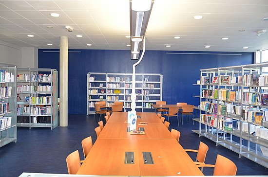 Bibliothèque ENIB - Espace de travail.JPG